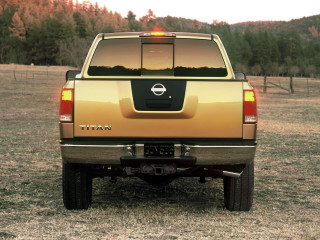 Nissan Titan фото