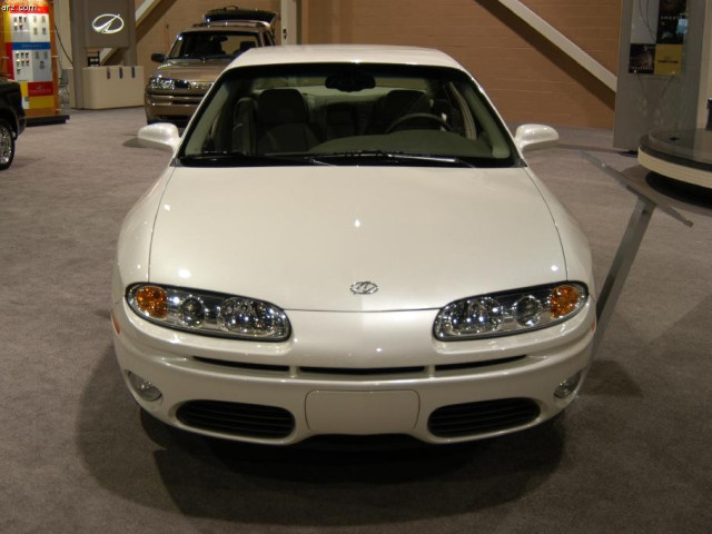 Oldsmobile Aurora фото