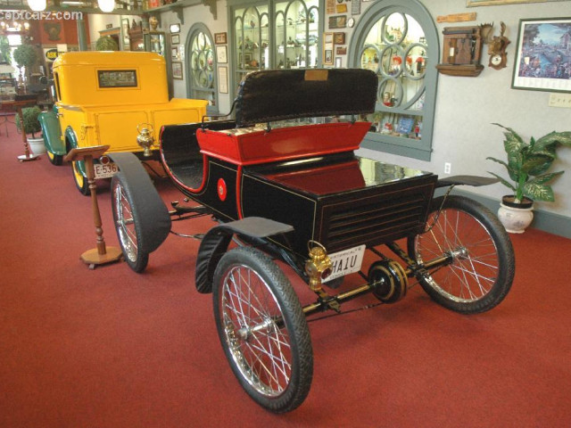 Oldsmobile Curved Dash Runabout фото