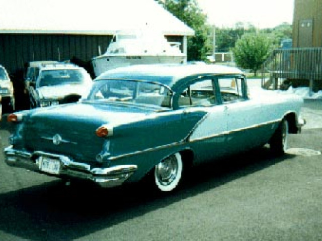 Oldsmobile Golden Rocket фото