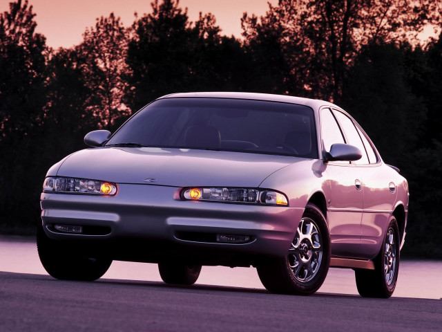 Oldsmobile Intrigue фото