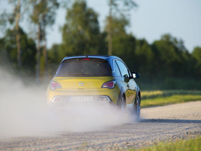 Opel Adam Rocks фото