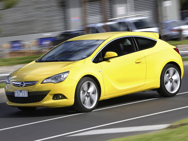 Opel Astra GTC фото