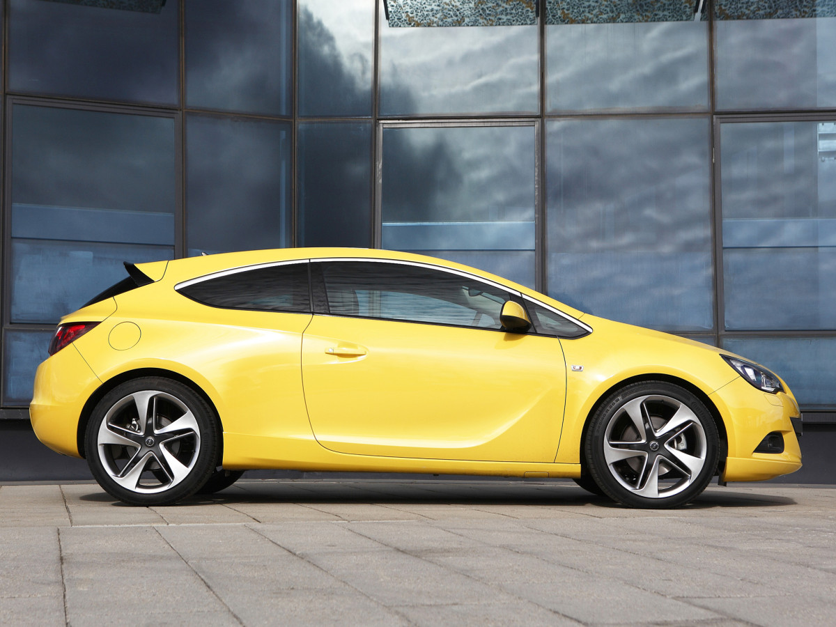 Opel Astra GTC фото 100156