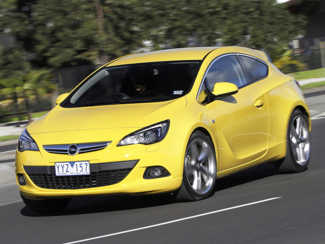 Opel Astra GTC фото