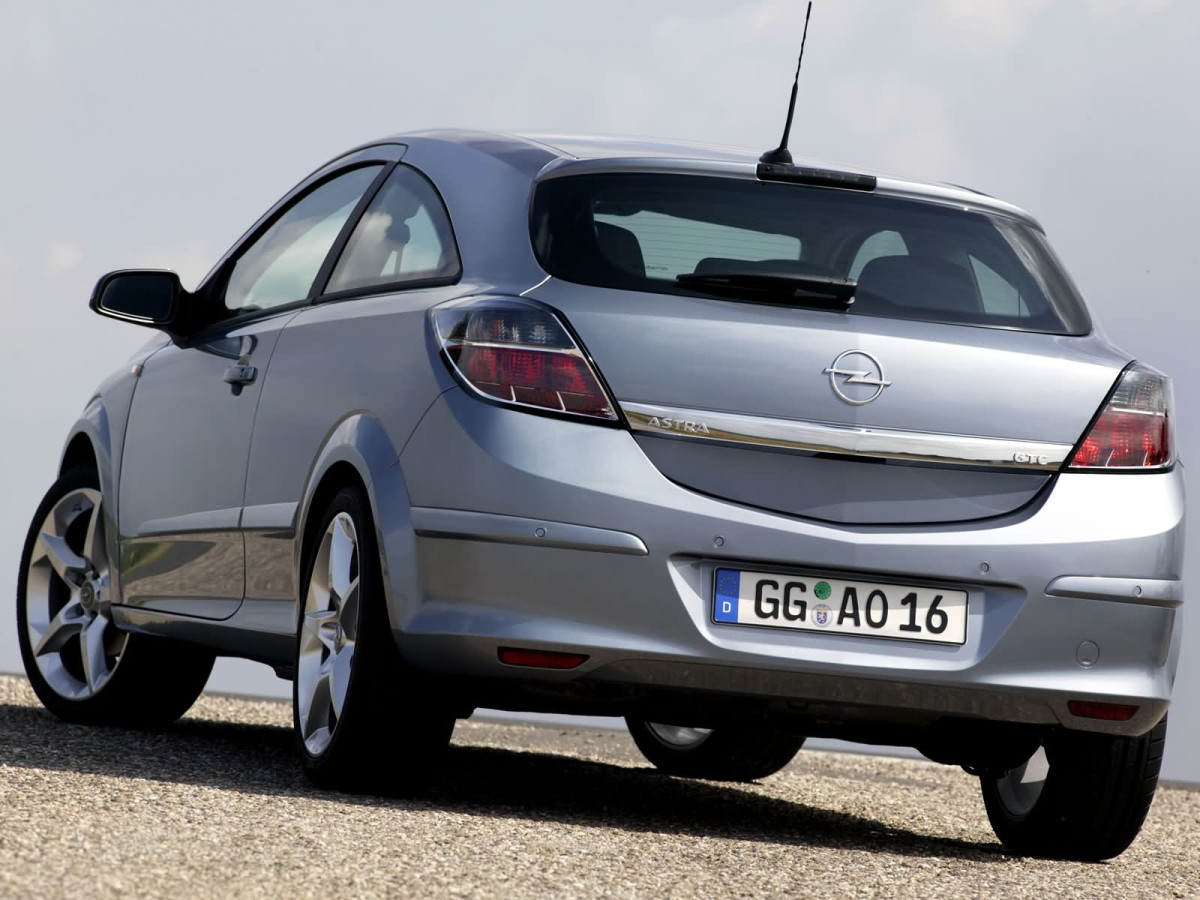 Opel Astra GTC фото 16763