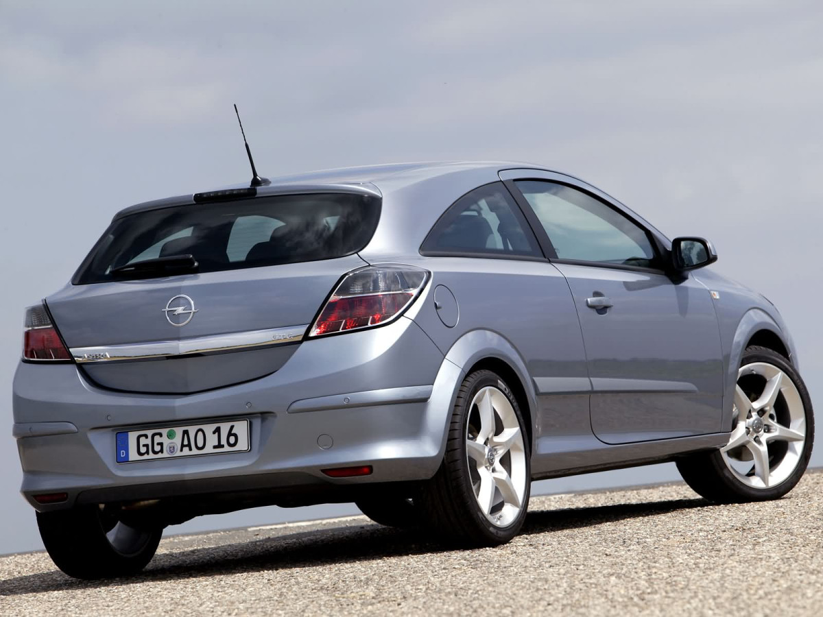 Opel Astra GTC фото 16764