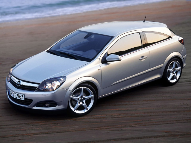 Opel Astra GTC фото