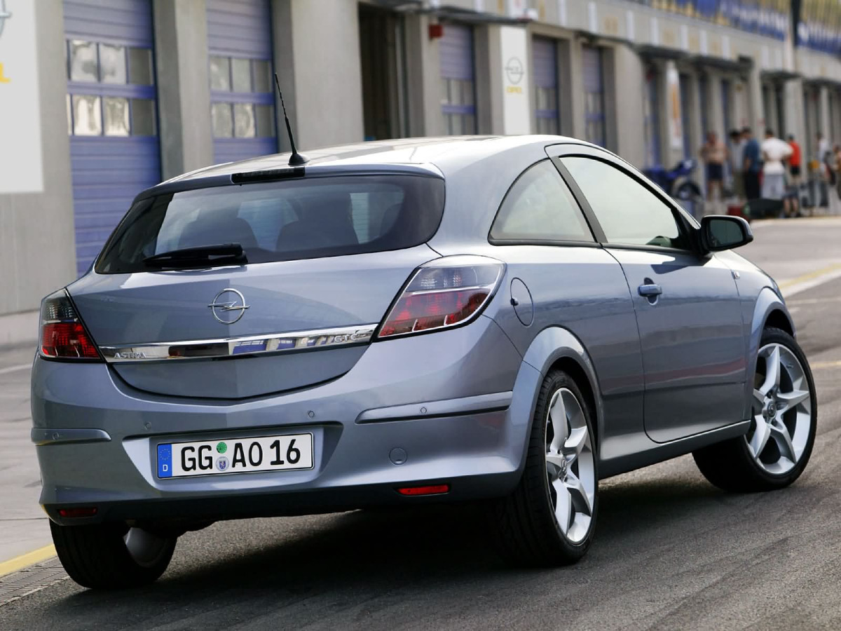 Opel Astra GTC фото 16770