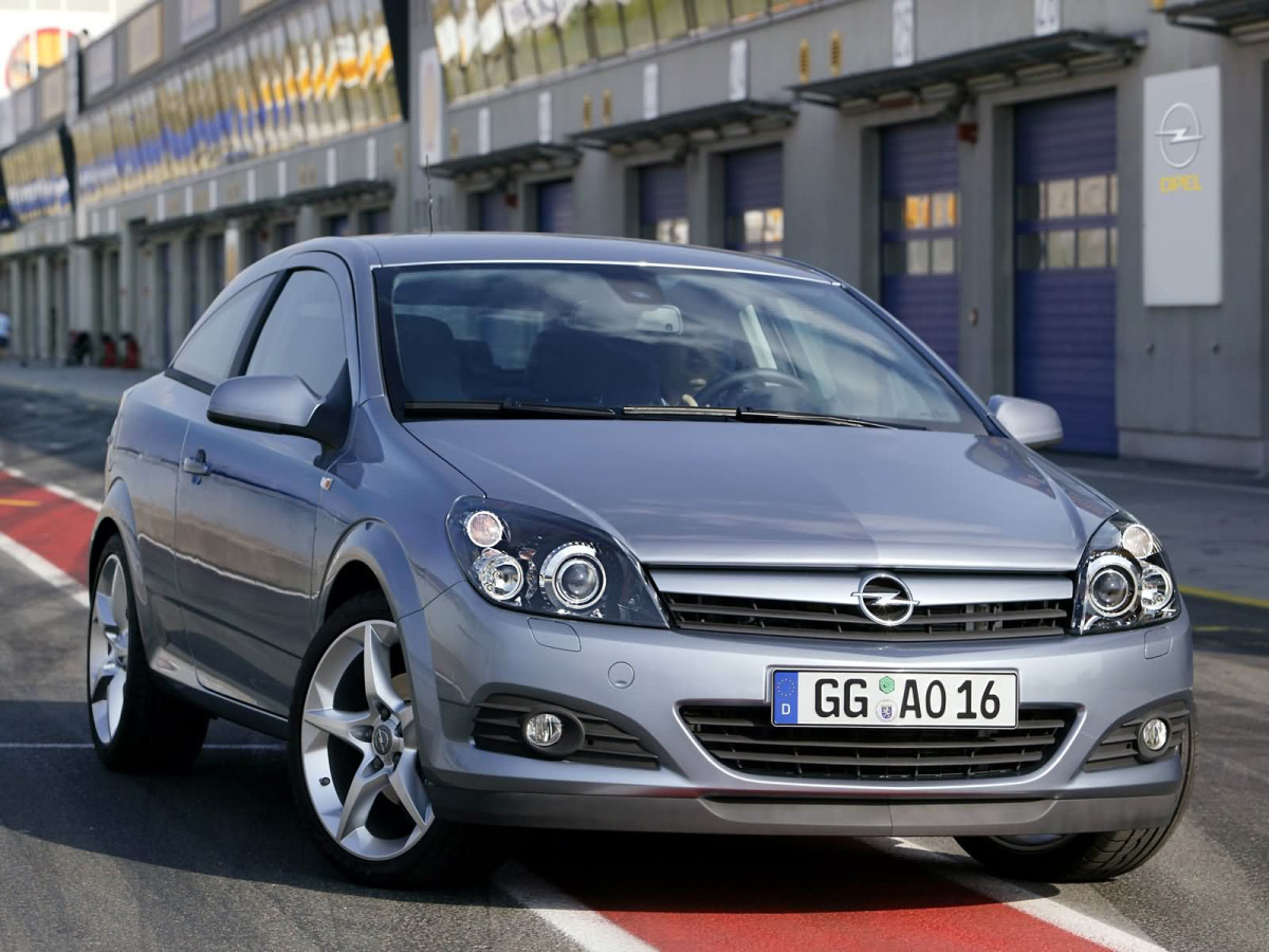 Opel Astra GTC фото 16771