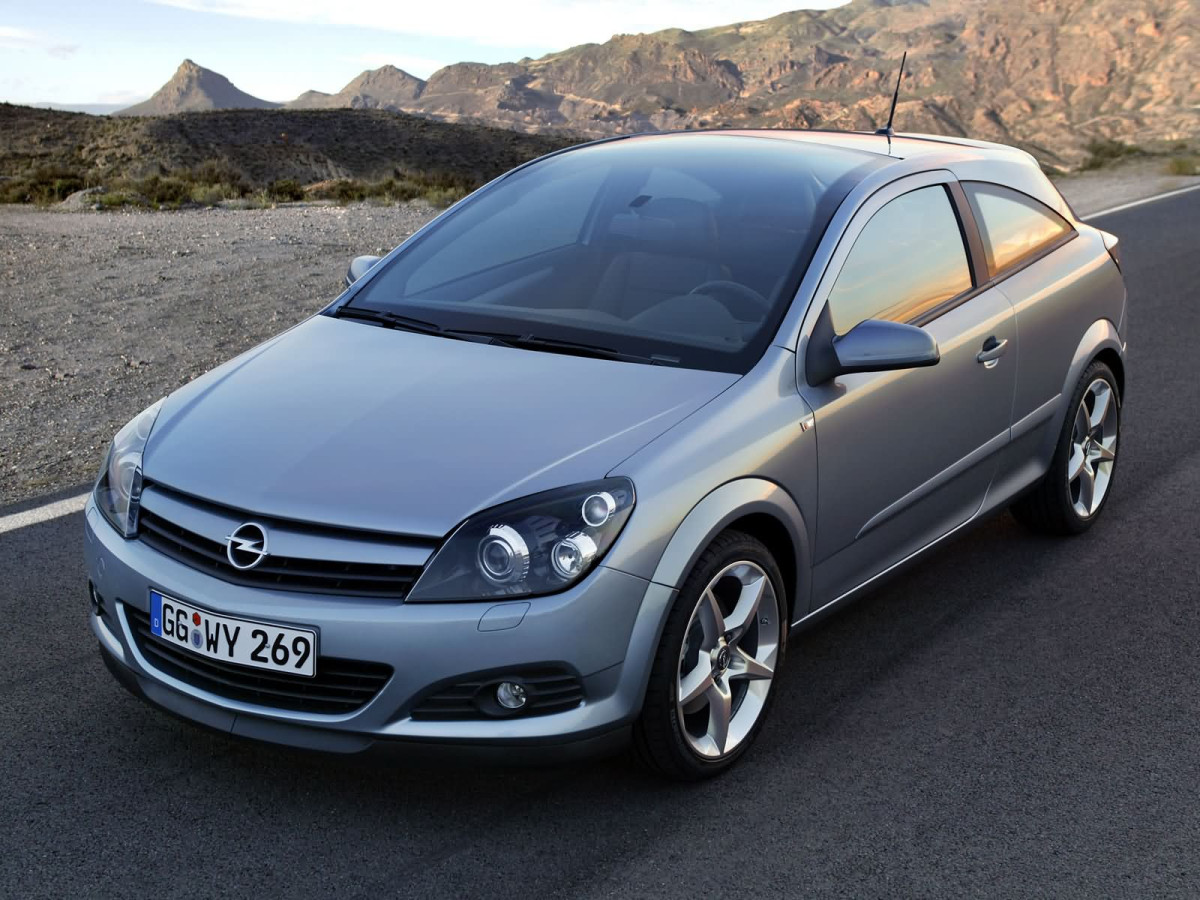 Opel Astra GTC фото 16774