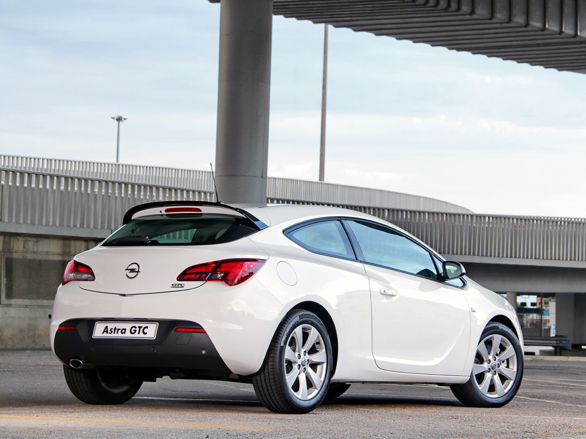 Opel Astra GTC фото 93704