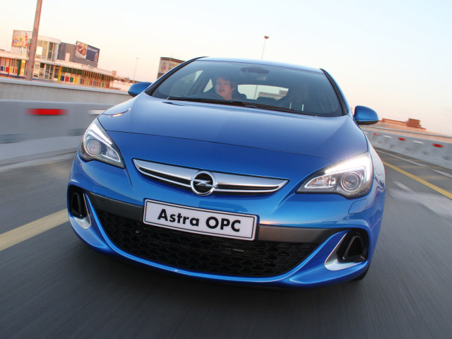 Opel Astra OPC фото