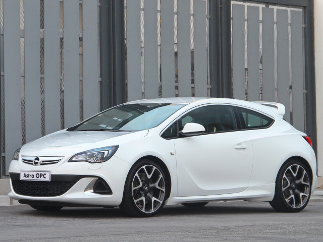 Opel Astra OPC фото