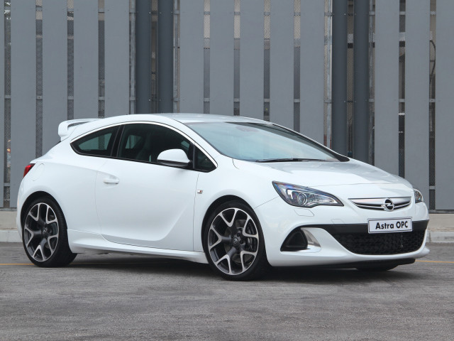 Opel Astra OPC фото