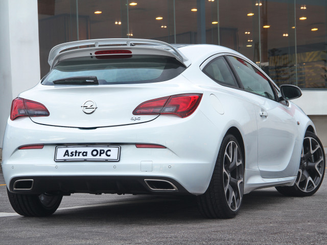 Opel Astra OPC фото