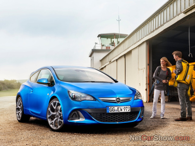 Opel Astra OPC фото