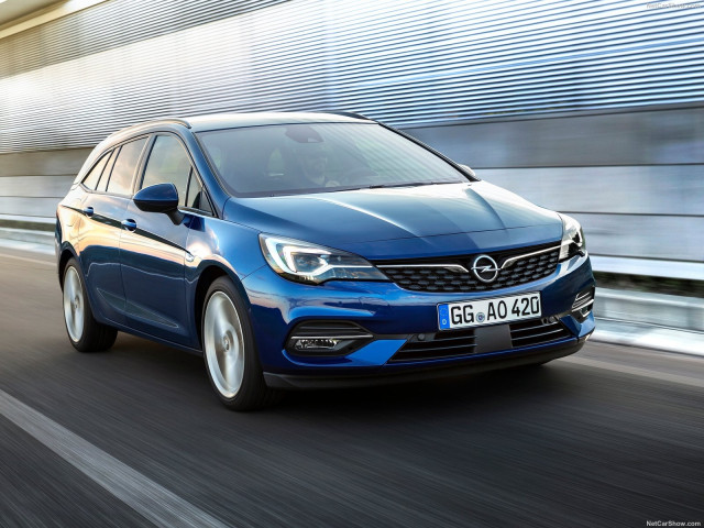 Opel Astra Sports Tourer фото