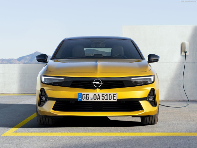 Opel Astra фото
