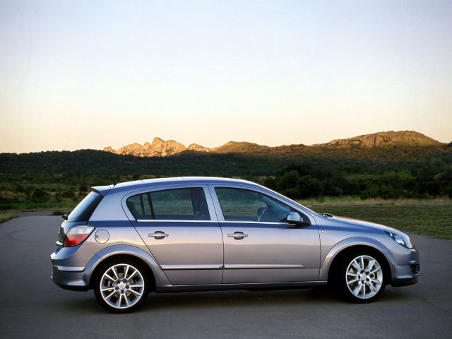 Opel Astra фото