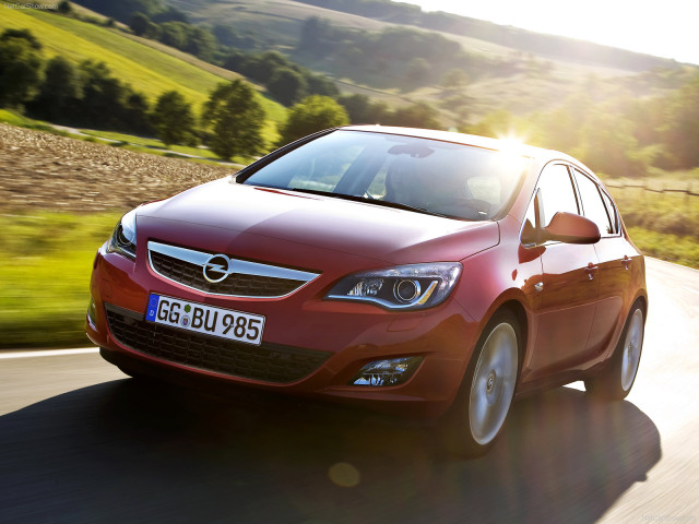 Opel Astra фото