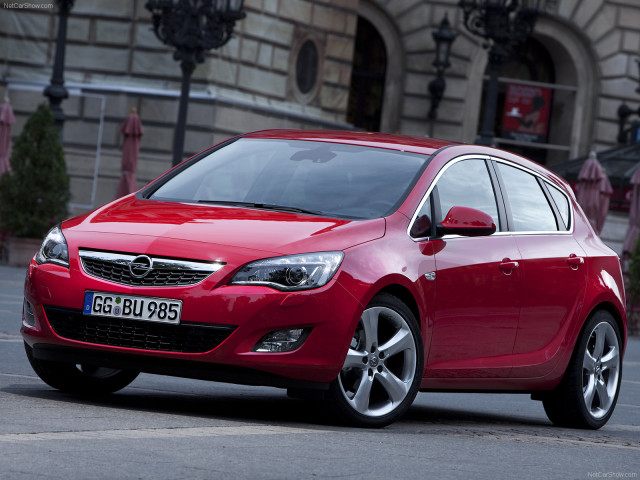 Opel Astra фото