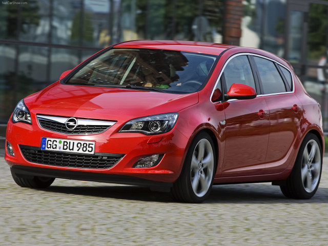 Opel Astra фото