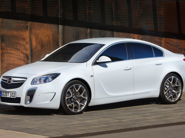 Opel Insignia OPC фото