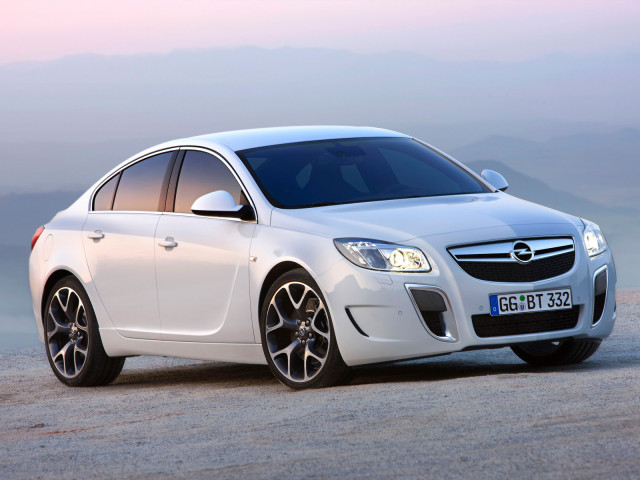 Opel Insignia OPC фото