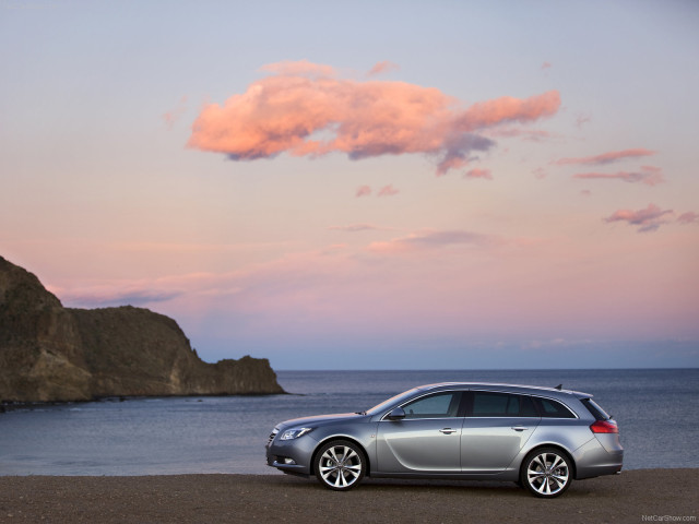 Opel Insignia Sports Tourer фото