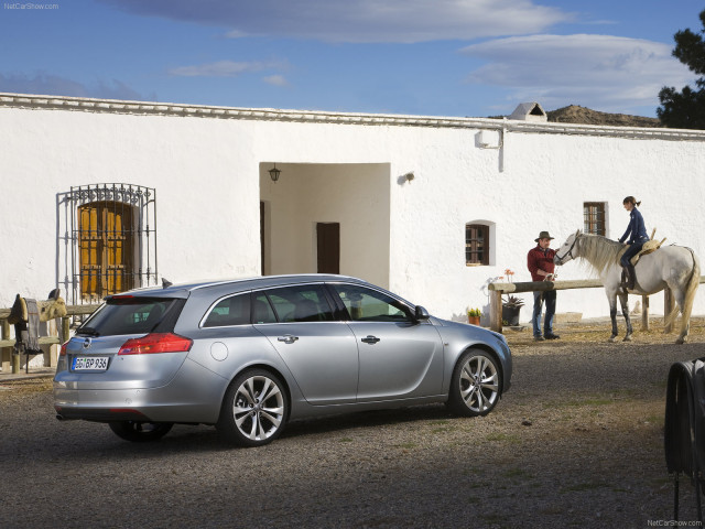 Opel Insignia Sports Tourer фото