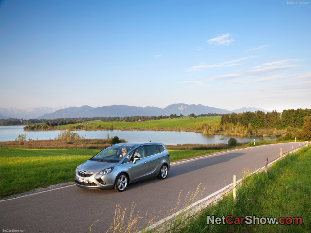 Opel Zafira фото