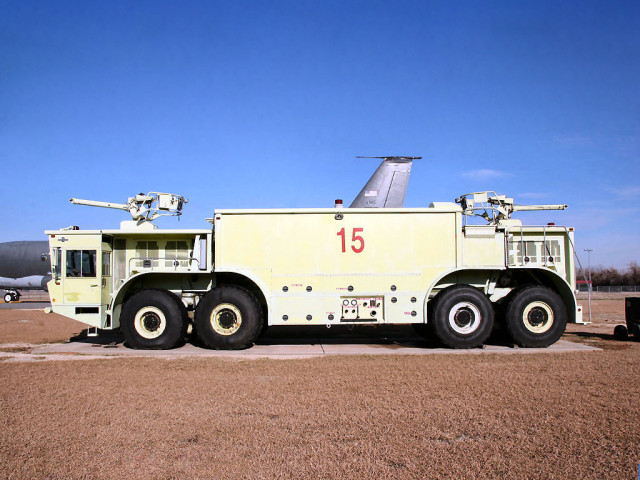 Oshkosh P-15 фото