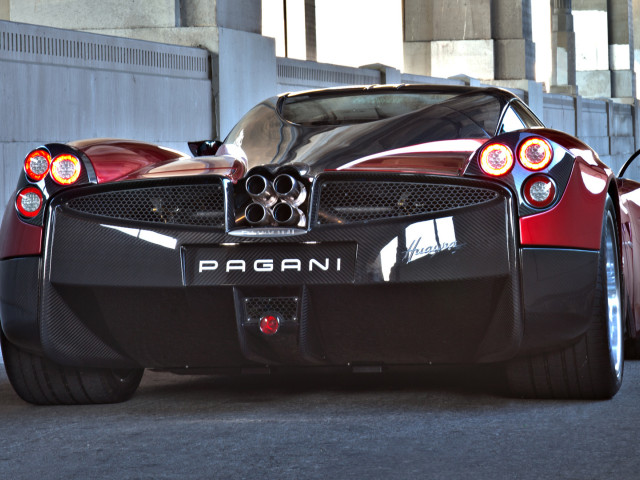 Pagani Huayra фото