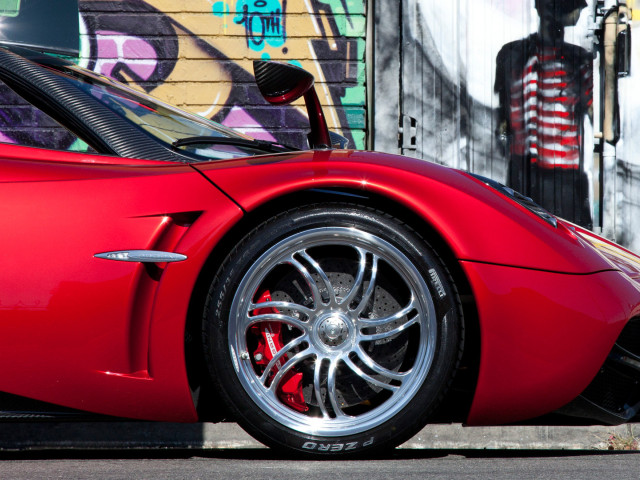 Pagani Huayra фото