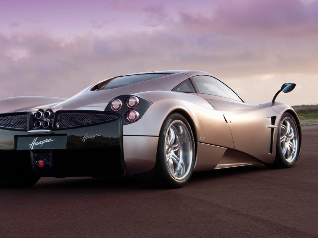 Pagani Huayra фото