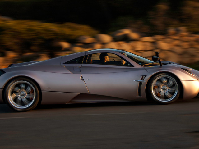 Pagani Huayra фото