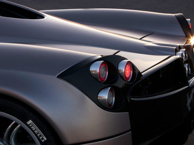 Pagani Huayra фото