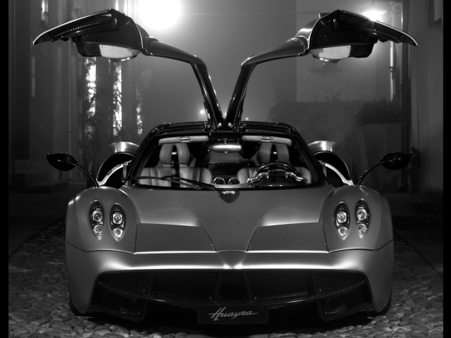 Pagani Huayra фото