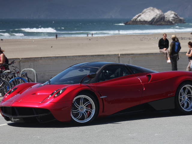 Pagani Huayra фото