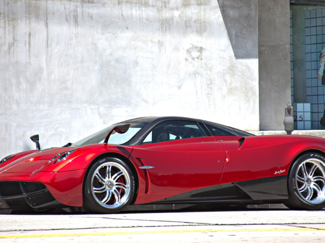 Pagani Huayra фото