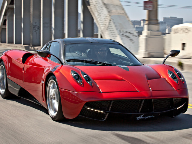 Pagani Huayra фото