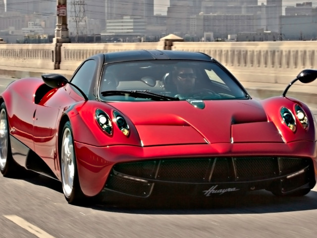 Pagani Huayra фото