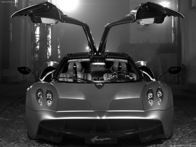 Pagani Huayra фото