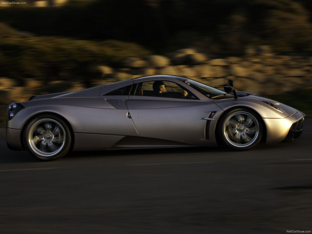 Pagani Huayra фото