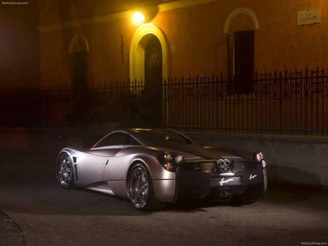 Pagani Huayra фото