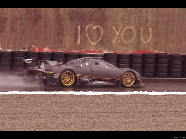 Pagani Zonda R фото