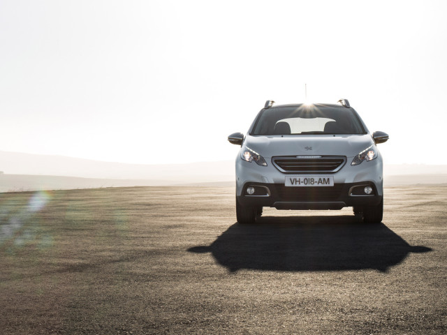 Peugeot 2008 фото