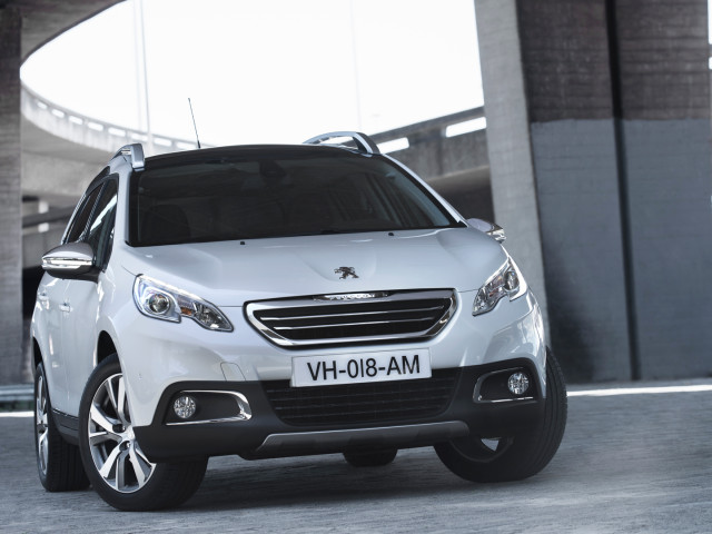 Peugeot 2008 фото