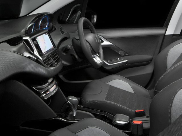 Peugeot 2008 фото